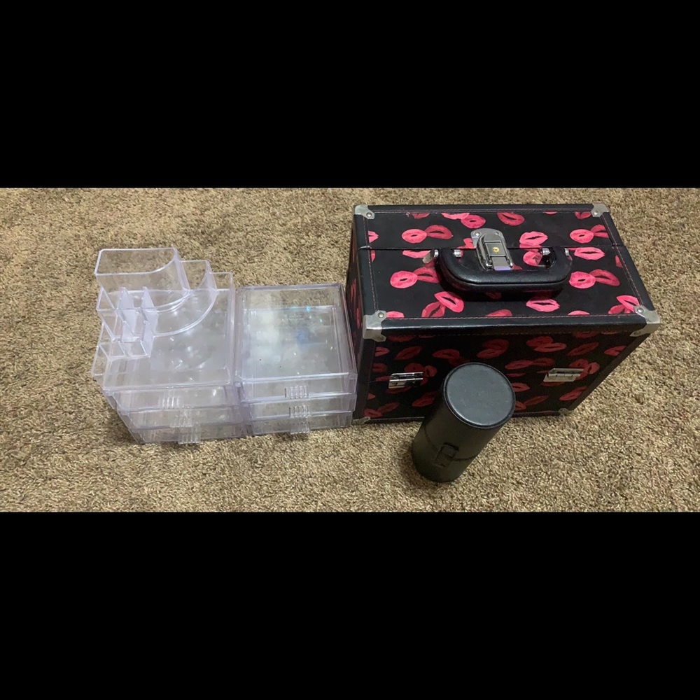 Makeup storage accessories